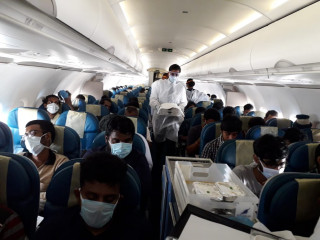 ލަންކާގައި ތިބި ދިވެހިންތަކެއް އެނބިރި ޤައުމަށް އައުމަށް ފްލައިޓްގައި