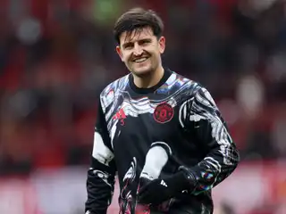 މެންޗެސްޓަރ ޔުނައިޓެޑަށް ކުޅެމުން އަންނަ އިންގްލެންޑުގެ ޑިފެންޑަރު ހެރީ މެގުއާ