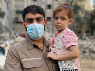 އަލާ އަބު ހާތިބު، އޭނާގެ 4 އަަހަރުގެ ދަރިފުޅު މާރިއާ އާއެކު، ހާދިސާގައި ސަލާމަތްވީ މާރިއާ އެކަނި 