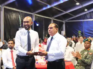 އެންޓި ކަރަޕްޝަން ކޮމިޝަންގެ ރައީސް އަލްއުސްތާޛް އާދަމް ޝާމިލް (ވ)
