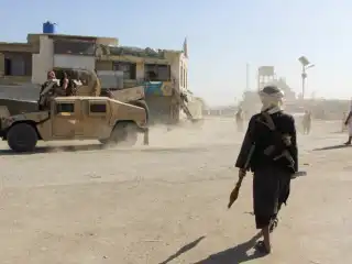 ޕާކިސްތާނުގެ ހަނގުރާމަމަތީ ބޯޓުތަކުން އަފްޣާނިސްތާނުގެ ވެރިރަށް ކާބުލް އަށް ބޮން އަޅާ ހަނގުރާމަ އިއުލާނު ކޮށްފި