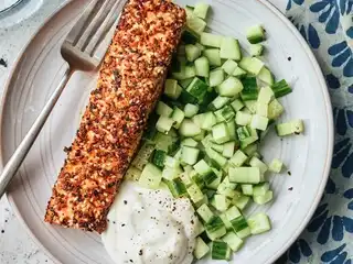 ރޭގަނޑުގެ ކެއުމަށް އެންމެ 20 މިނެޓުން ތައްޔާރުކޮށްލެވޭ ފަސޭހަ އަދި މީރު "އެވްރިތިންގް ބޭގަލް ކްރަސްޓެޑް ސެމަން". މިއީ ފިނި ޔޯގަޓް ސޯސްއަކާއި ކްރިސްޕް ކިއުކަމްބާއާއެކު ސިއްޙަތަށްވެސް ފައިދާހުރި މީރު ކެއުމެކެވެ