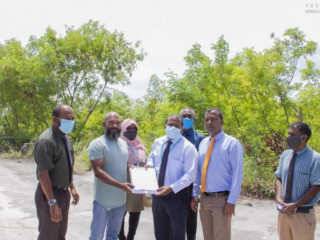 މަރަދޫ މަސް ޕްލާންޓް ޤާއިމްކުރުމަށް ބިން ހަވާލުކޮށްފި - ފޮޓޯ: އައްޑޫ ސިޓީ ކައުންސިލް