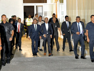 ގާނޫނާ ހިލާފުވި ބައެއް ބޭފުޅުން އަދިވެސް މަގާމުތަކުގައި!