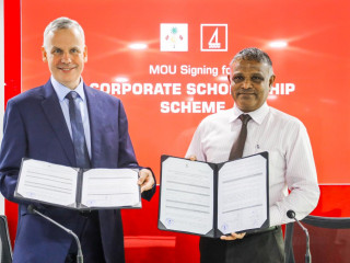 މިނިސްޓްރީ އޮފް ހަޔަރ އެޑިއުކޭޝަންގެ ކޯޕަރޭޓް ސްކޮލަރޝިޕް ސްކީމުގެ އެއްބަސްވުމުގައި ސޮއިކުރުމުގެ ރަސްމިއްޔާތުގެ ތެރެއިން