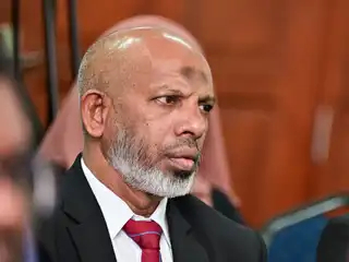 ބޮޑެތި މައްސަލަ ތަކުގައި ހެކިބަސް ދޭ ފަރާތްތަކަށް ބިރުދައްކަމުންދާ ކަމަށް ވިދާޅުވުމުން، ގާޒީ އަލީ އާދަމްގެ ސުލޫކީ މައްސަލަ އެއް ޖޭއެސްސީ އަށް ހުށަހަޅައިފި