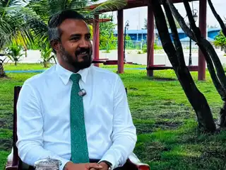 Kulhudhuffushi City Mayor Mohamed Athif speaking during RaajjeTV’s "Fashaairu" program.