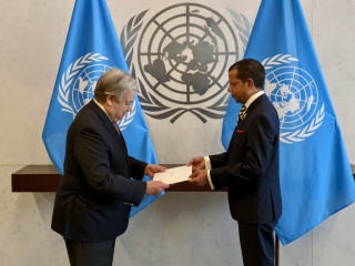 Dr. Naseer presenting his Letter of Credence to UN Secretary-General António Guterres 