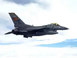 ކުވައިތުގައި އެމެރިކާގެ ފައިޓަރ ޖެޓްތަކެއް ވެއްޓިއްޖެ