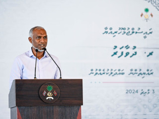 President Muizzu speaking to residents of Dhuvaafaru island