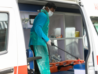 ރެޕިޑް ރެސްޕޯންސް ޓީމުން ބަލި މީހުން އުފުލުމަށް ބޭނުންކުރާ އެމްބިއުލާންސެއް ޑިސްއިންފެކްޓް ކުރަނީ؛ ރާއްޖޭގައި ބަލިން ރަނގަޅުވި މީހުންގެ އަދަދު ވަނީ އިތުރުވެފައި