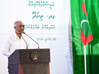 President Muizzu speaking to residents of Thinadhoo island