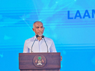 President Muizzu speaking to residents of Fonadhoo island