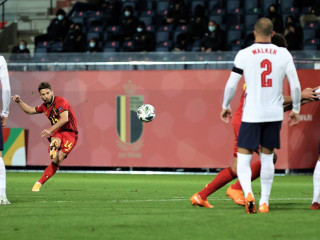 ބެލްޖިއަމާއި އިންގްލެންޑް ބައްދަލުކުރި މެޗުގެ ތެރެއިން: މި މެޗުން ބެލްޖިއަމް މޮޅުވީ 2-0 ން