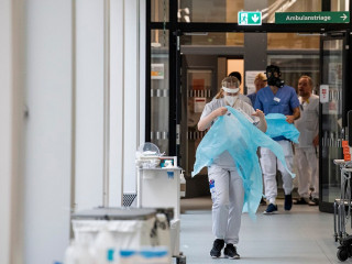 ޞިއްޙީ ޚިދުމަތްތެރިން ތަކެއް އައިސީޔޫއަށް ވަންނަން ތައްޔާރުވަނީ: އަމިއްލަ ފުރާނައަށް ބެލުމެއް ނެތި ޞިއްހީ ޚިދުމަތްތެރިން ކުރަމުން ގެންދާ މަސައްކަތައް ތައުރީފު ޙައްޤު