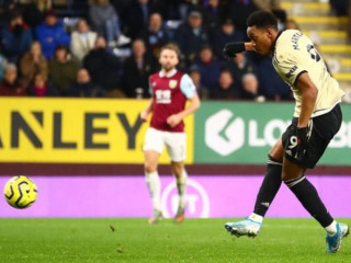 ބާންލީ އަދި ޔުނައިޓެޑް ބައްދަލުކުރި މެޗުގެ ތެރެއިން