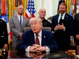 އެމެރިކާގެ ރައީސް ޑޮނަލްޑް ޓްރަމްޕް.