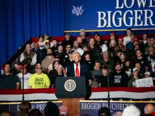 އެމެރިކާ މި ދެކެނީ ރަން ޒަމާނެއް، މިޑް ޓާމް އިންތިޚާބު ގެއްލިއްޖެ ނަމަ ވަރަށް ގޯސް ވާނެ: ޓްރަމްޕް