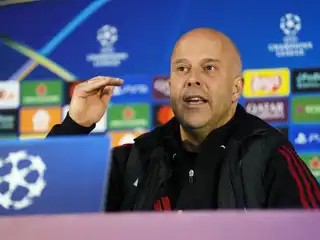 ލިވަޕޫލް އާއެކު 100 ވަނަ މެޗަށް ނިކުންނައިރު، ސްލޮޓް ހުރީ ވަރަށް ބޮޑު އުންމީދެއްގައި 