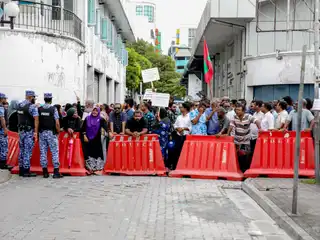 A crowd gathered at the time former president Yameen was scheduled to appear for a court hearing