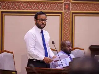 އިންފްރާސްޓްރަކްޗަރ މިނިސްޓަރ ޑރ. އަބްދުﷲ މުއްތަލިބް ހޯމަ ދުވަހުގެ ރައްޔިތުންގެ މަޖިލީހުގެ ޖަލްސާގައި