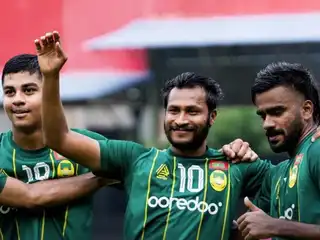 މެޗުގައި ލަނޑު ޖެހުމަށް ފަހު މާޒިޔާގެ ކުޅުންތެރިން އުފާ ފާޅު ކުރަނީ