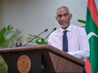 ރައީސް މުއިއްޒު ނޫސްވެރިންނާ ބައްދަލުކުރެއްވުން