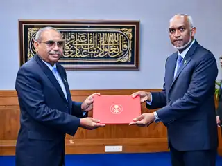 އިލެކްޝަންސް ގެ ރައީސް ޒާހިދު ރައީސް މުއިއްޒު އާ ސިއްރުން ބައްދަލު ކުރެއްވީ ހޭލުންތެރިކުރުމުގެ ޕްރޮގްރާމަކަށް ބޭނުންވާ ވަސީލަތް ހޯދުމަށް ކަމަށް ޒާހިދު ވިދާޅުވެއްޖެ 