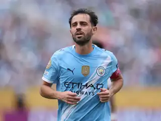 މެންޗެސްޓަރ ސިޓީ އަށް ކުޅެމުން އަންނަ ބެނާޑޯ ސިލްވާ