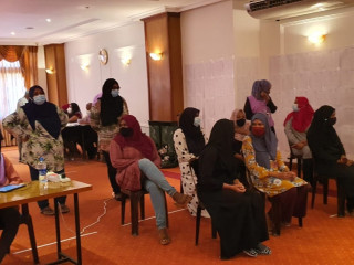 ކޮލޮމްބޯގައި ވޯޓުލުން ކުރިއަށްދަނީ