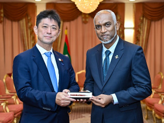 Komura Masahiro, Parliamentary Vice-Minister for Foreign Affairs and President Dr. Mohamed Muizzu.
