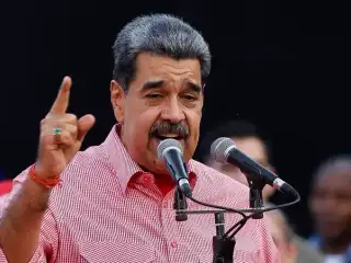 އެމެރިކާ އިން ވެނެޒުއެލާ އަށް ހަމަލާ ދީފި، ޓްރަމްޕް ވިދާޅުވީ މަދޫރޯ އާއި އޭނާގެ އަނބިކަނބަލުން ހައްޔަރު ކޮށްފައިވާ ކަމަށް 