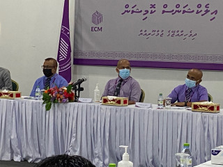 އިލެކްޝަންސް ކޮމިޝަންގައި ހިމެނިވަޑައިގަންނަވާ މެންބަރުން