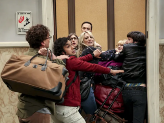 \'ދަ ބިގް ބޭންގް ތިއަރީ\'ގެ ފިނާލޭގެ މަންޒަރެއް