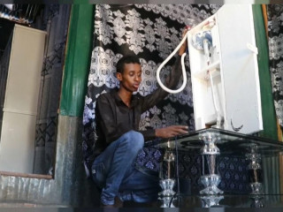 ފަރުވާދޭނެ ވަސީލަތެއް ނެތި މީހުން މަރުވާތީ މިޒުވާނާ ފެށީ ވެންޓިލޭޓަރު ހެދުމުގެ މަސައްކަތް!