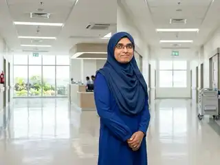 ޑރ. އަލްތާފް އަދްނާން އިސްމާއިލް އުރަމަތީ ކެންސަރ ގެ ސަރޖަން އެއް