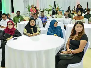 ޑެމަރޭޖް ނާރާ ވަގުތު، 80 ގަޑިއިރުން 124 ގަޑިއިރަށް ބަދަލުކޮށް، ރޯދަ މަހުގެ ކުރިން ވިޔަފާރިވެރިންނަށް ނުދީ ހުރި ހުރިހާ ފައިސާ އެއް ދޭނެ ކަމަށް ރައީސް މުއިއްޒު ވިދާޅުވެއްޖެ