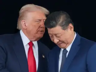 އީރާން ހަނގުރާމައިގެ ސަބަބުން، ޗައިނާގެ ރައީސް އާއެކު ބާއްވާ ސަމިޓު ފަސް ކުރަން ޖެހިދާނެ ކަމަށް ޓްރަމްޕް ވިދާޅުވެއްޖެ 