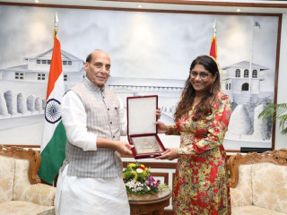 The Defence Minister of India, Rajnath Singh called on the Defence Minister of Maldives, Mariya Didi on Monday