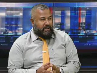 Musthafa speaking during RaajjeTV's "Fala Surukhee" program.