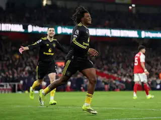 މެޗުގައި ލަނޑު ޖެހުމަށް ފަހު ޔުނައިޓެޑުގެ ކުޅުންތެރިން އުފާ ފާޅު ކުރަނީ