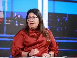 ދައުލަތު މީޑިއާގައި ހެލްތް މިނިސްޓަރު ގީލާ އަލީ ވާހަކަ ދައްކަވަނީ.