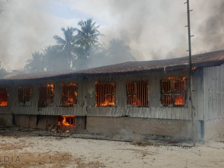 އިސްލާހިއްޔާގައި ހުރި ގުދަނުގައި ރޯވެފައި