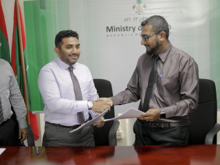 5 ސިއްހީ މަރުކަޒެއް ހޮސްޕިޓަލަކަށް ބަދަލުކުރުމުގެ ޑިޒައިނިންގ މަސައްކަތް އެގްރީމަންޓް ކުރުން