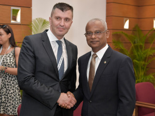 ބޭރުގެ ޢިއްޒަތްތެރިއަކު ރައީސްގެ އަރިހަށް އިޙްތިރާމުގެ ޒިޔާރަތެއްކުރެއްވުން