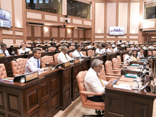 ރައްޔިތުންގެ މަޖިލީހުގެ ޖަލްސާއެއްގެ ތެރެއިން: ކޮވިޑް-19 އާ ގުޅިގެން މަޖިލިސް ޖަލްސާތައް ކުރިއަށް ގެންދަނީ ވީޑިއޯ ކޮންފަރެންސް މެދުވެރިކޮށް