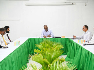 The president met members of R. Alifushi council and WDC on Saturday
