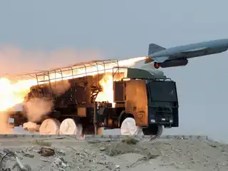 އެމެރިކާ އިން އީރާނަށް ދޭ ކޮންމެ ހަމަލާއަކަށް "މީގެ ކުރިން ދުވަހަކު ވެސް ދެކިފައި ނުވާނެ" ވަރުގަދަ ރައްދެއް ދޭނެ ކަމަށް، އދ. އަށް ކަނޑައަޅާފައި ހުންނަ އީރާނުގެ މިޝަނުން ބުނެފި 