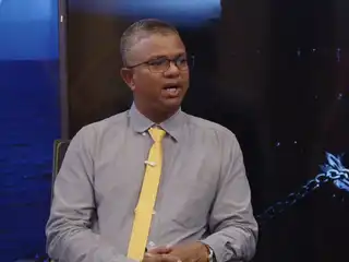 މިނިވަންކަމުން އަޅުވެތިކަމަށް ޚާއްސަ ކަވަރޭޖްގައި މޯލްޑިވްސް ޓޫރިޒަމް އެމްޕްލޯއީސް އެސޯޝިއޭޝަންގެ ރައީސް އާދަމް ސަލީމް ވާހަކަ ދައްކަވަނީ