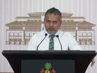 މިނިސްޓަރު ޝިޔާމް ބޭއްވެވި ނޫސްވެރިންގެ ބައަދަލުވުުގެ ތެރެއިން